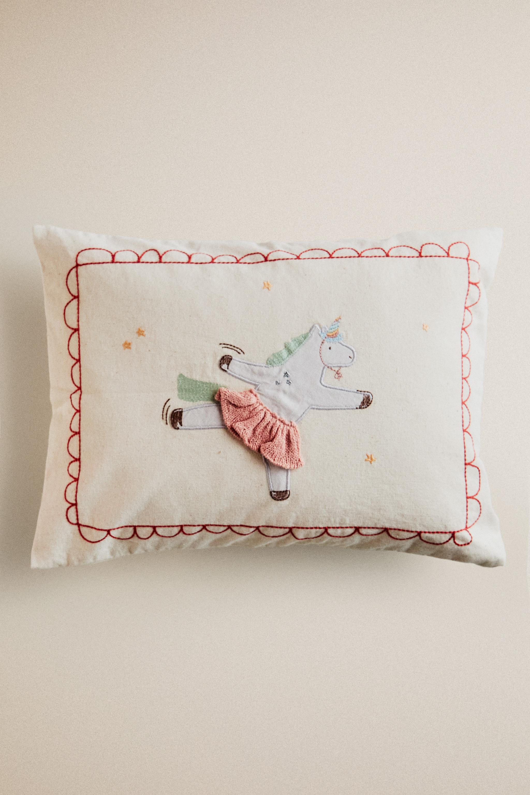 KIDS’ UNICORN THROW PILLOW COVER